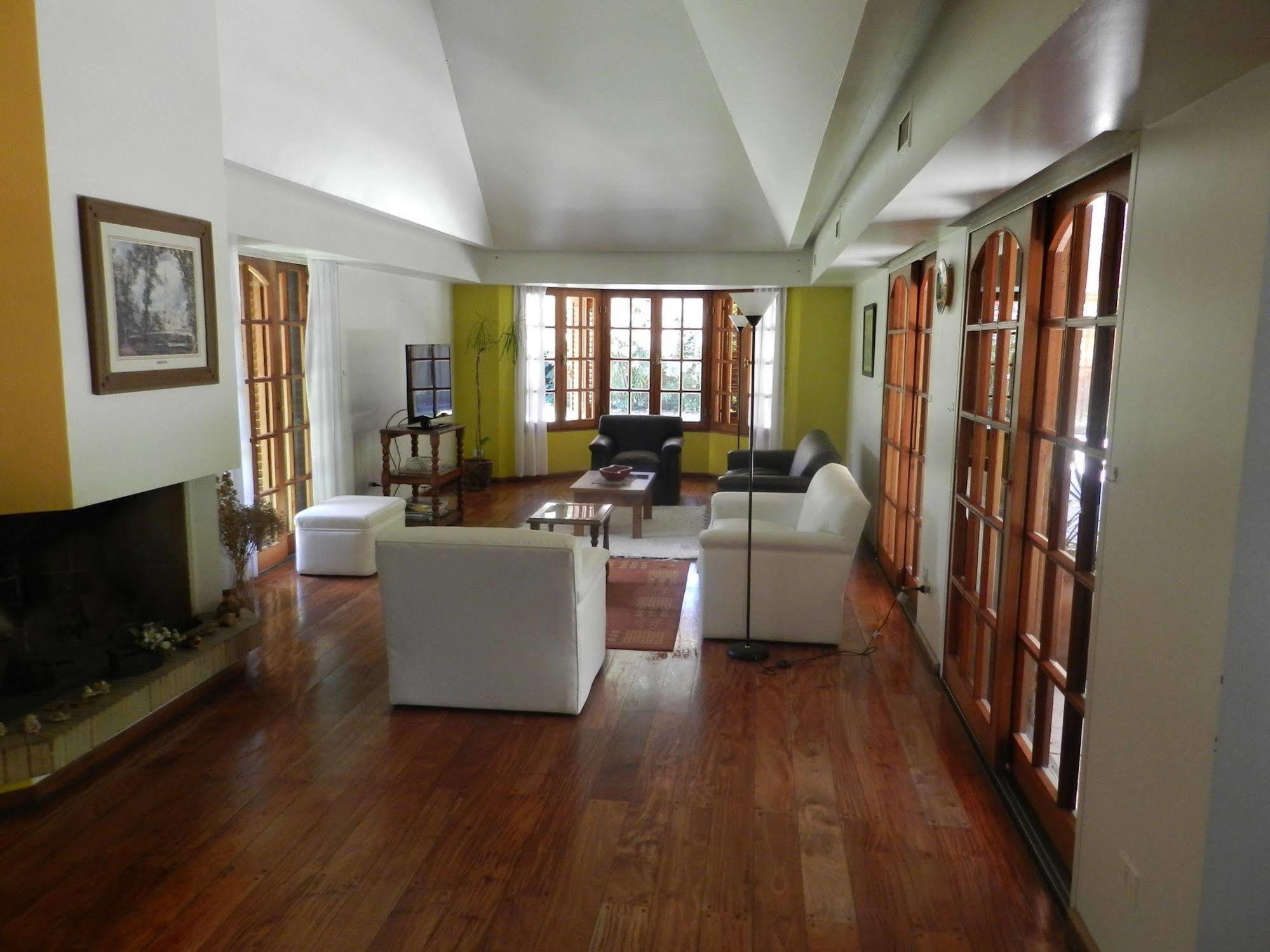 La Casona Del Rio Hotel Neuquén Екстериор снимка