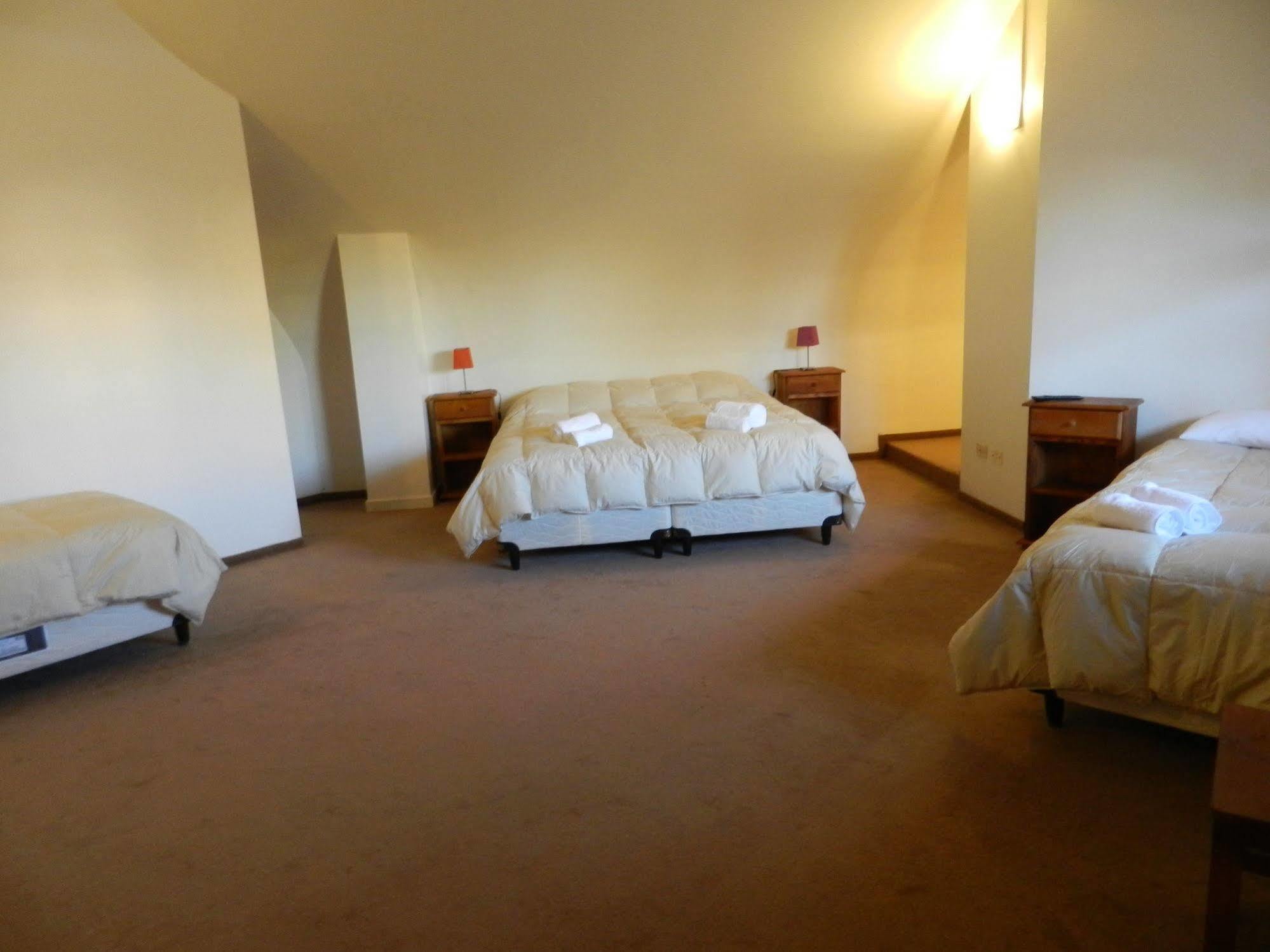 La Casona Del Rio Hotel Neuquén Екстериор снимка