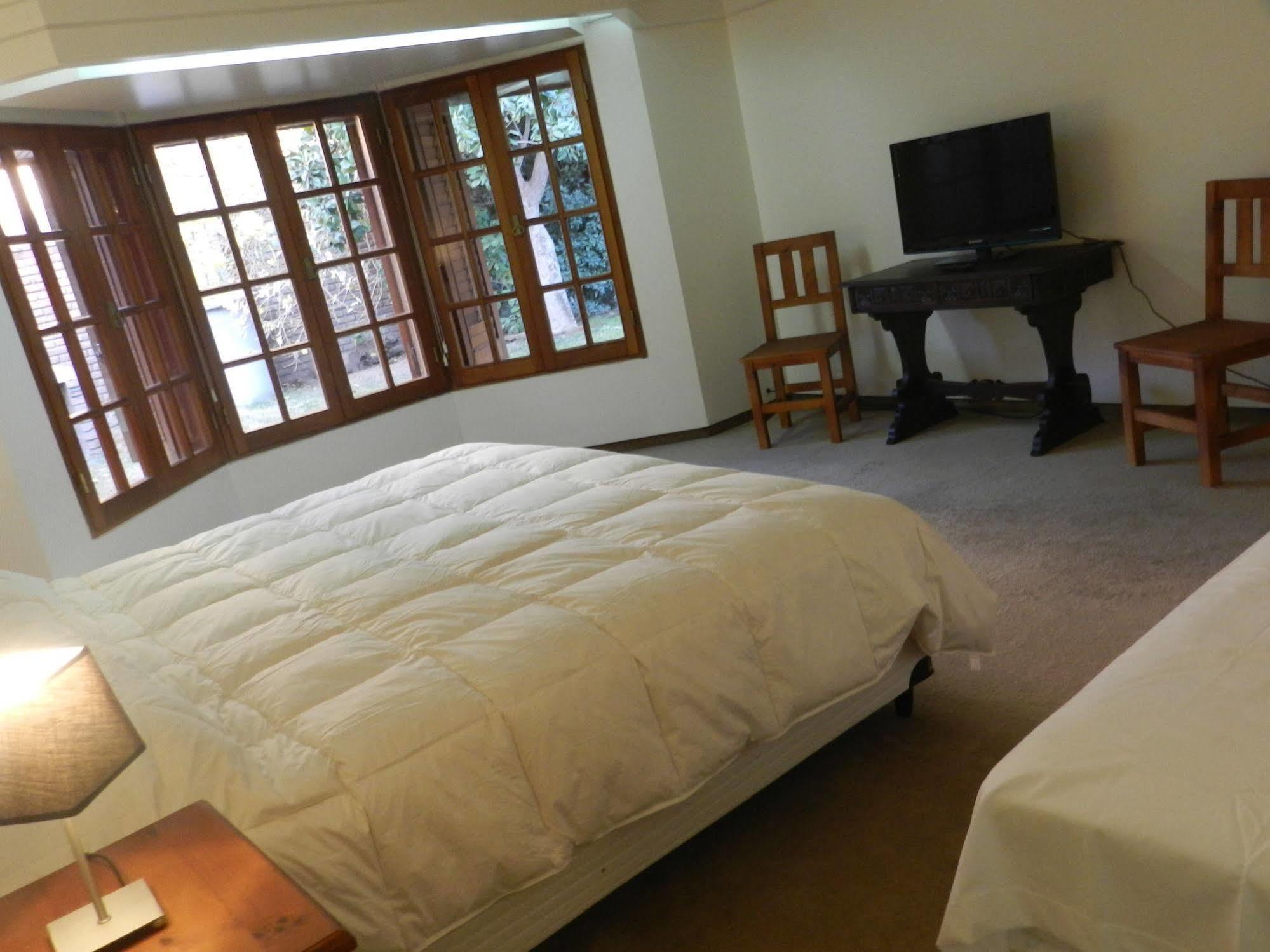La Casona Del Rio Hotel Neuquén Екстериор снимка