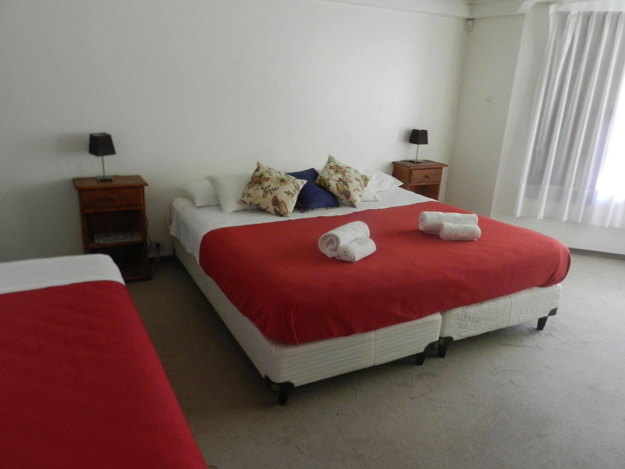 La Casona Del Rio Hotel Neuquén Екстериор снимка