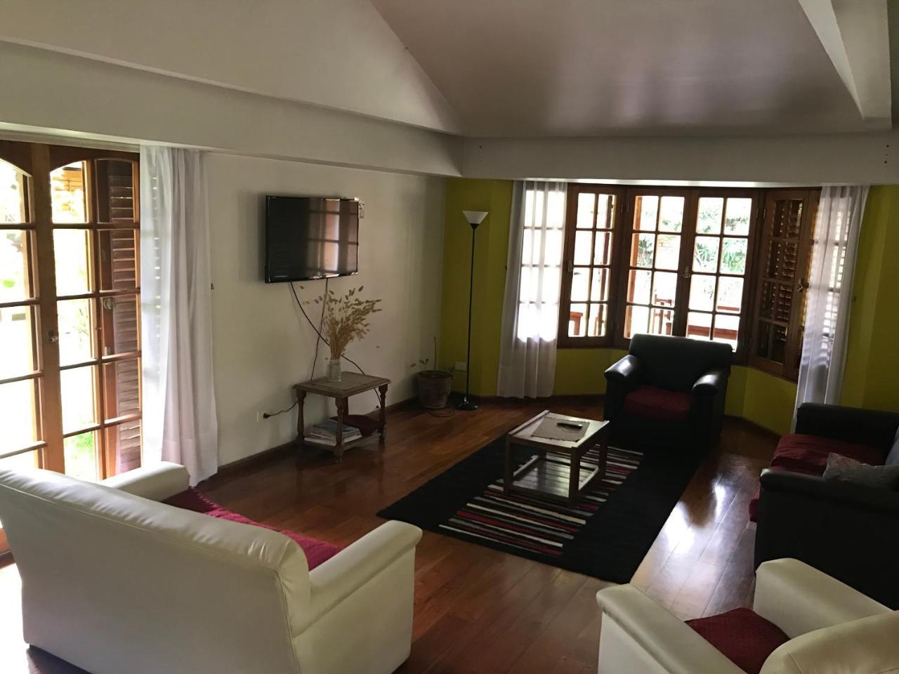 La Casona Del Rio Hotel Neuquén Екстериор снимка