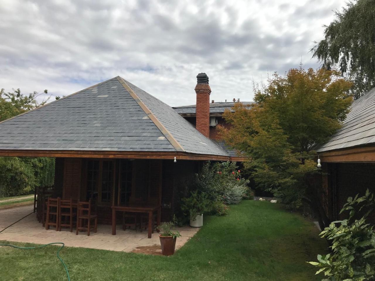 La Casona Del Rio Hotel Neuquén Екстериор снимка