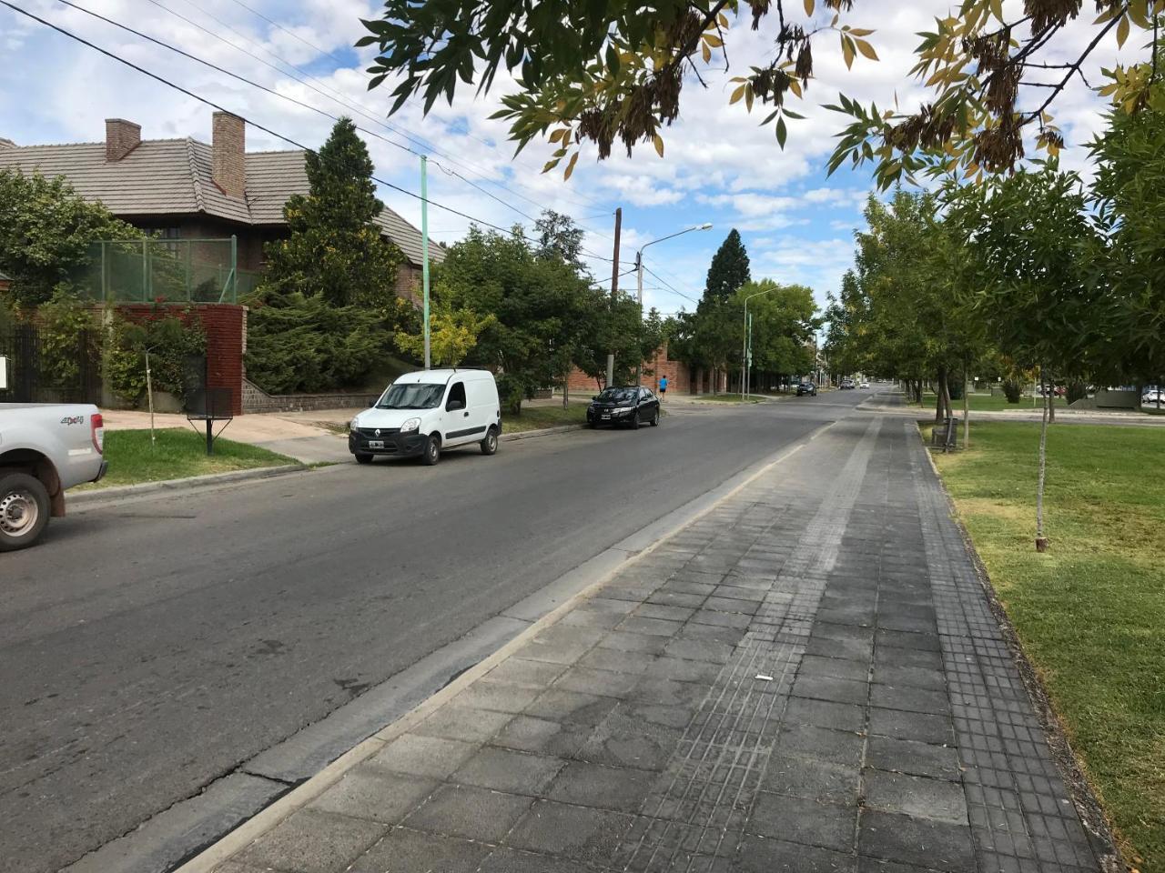 La Casona Del Rio Hotel Neuquén Екстериор снимка
